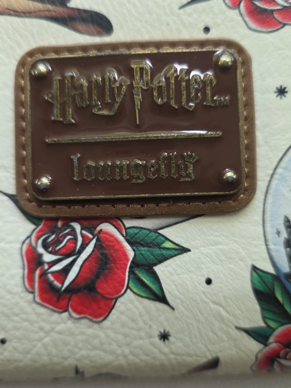 Harry Potter Loungefly Cream Wallet with Red Rose Print - Picture 2 of 10